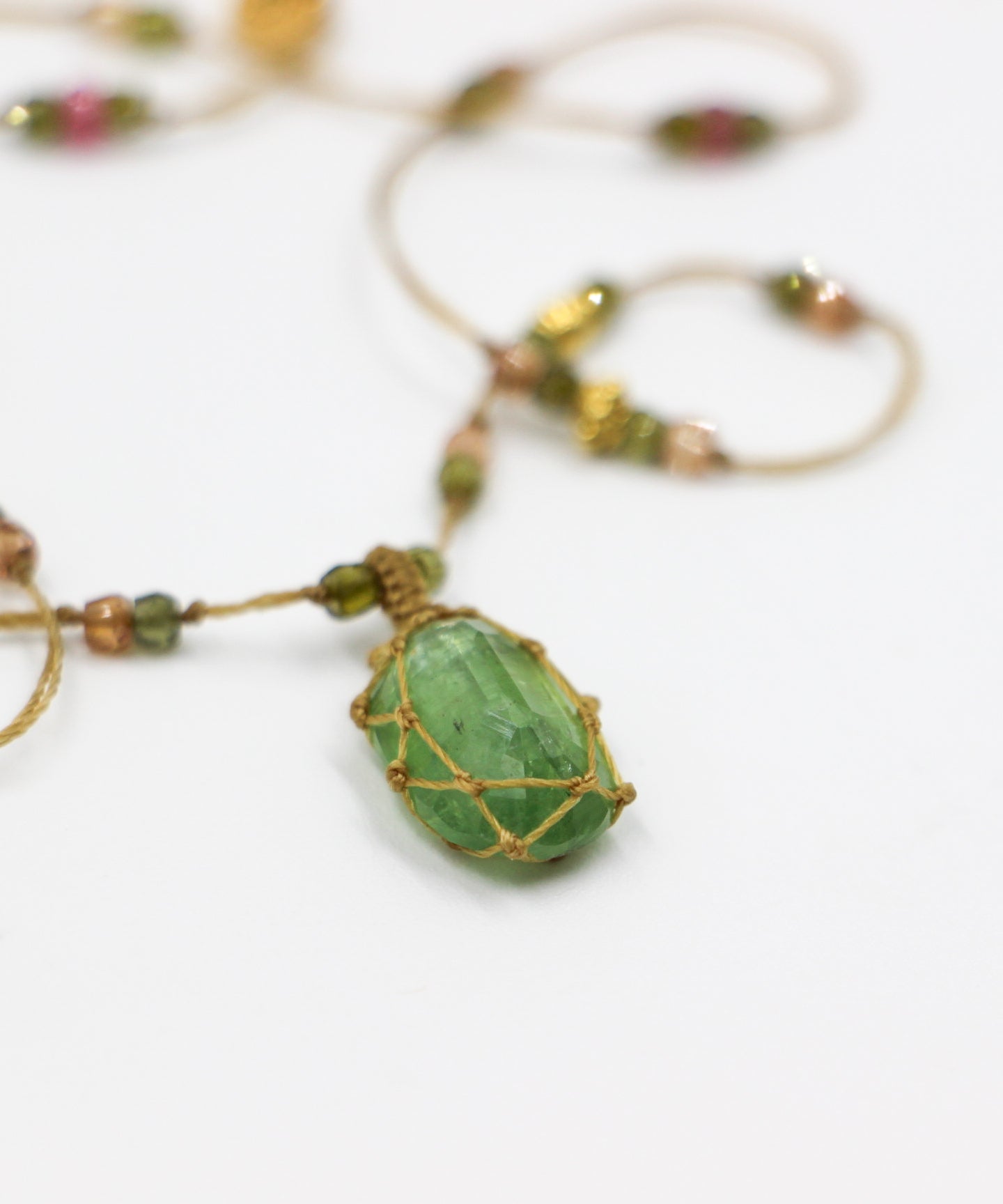 So Precious Short Tibetan Necklace - Green Kyanite - Mix Pink Tourmaline - Tobacco Thread