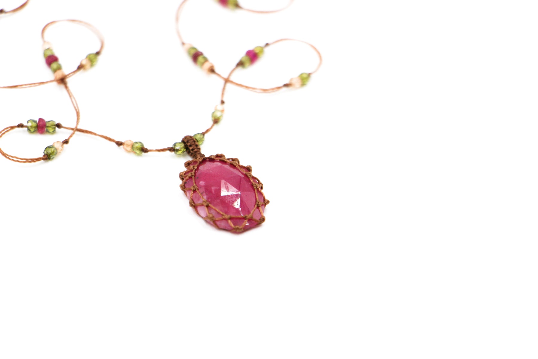 Collana tibetana corta così preziosa - Rosa riempita di vetro - Mix di Tormalina Rosa - Filo di Tabacco