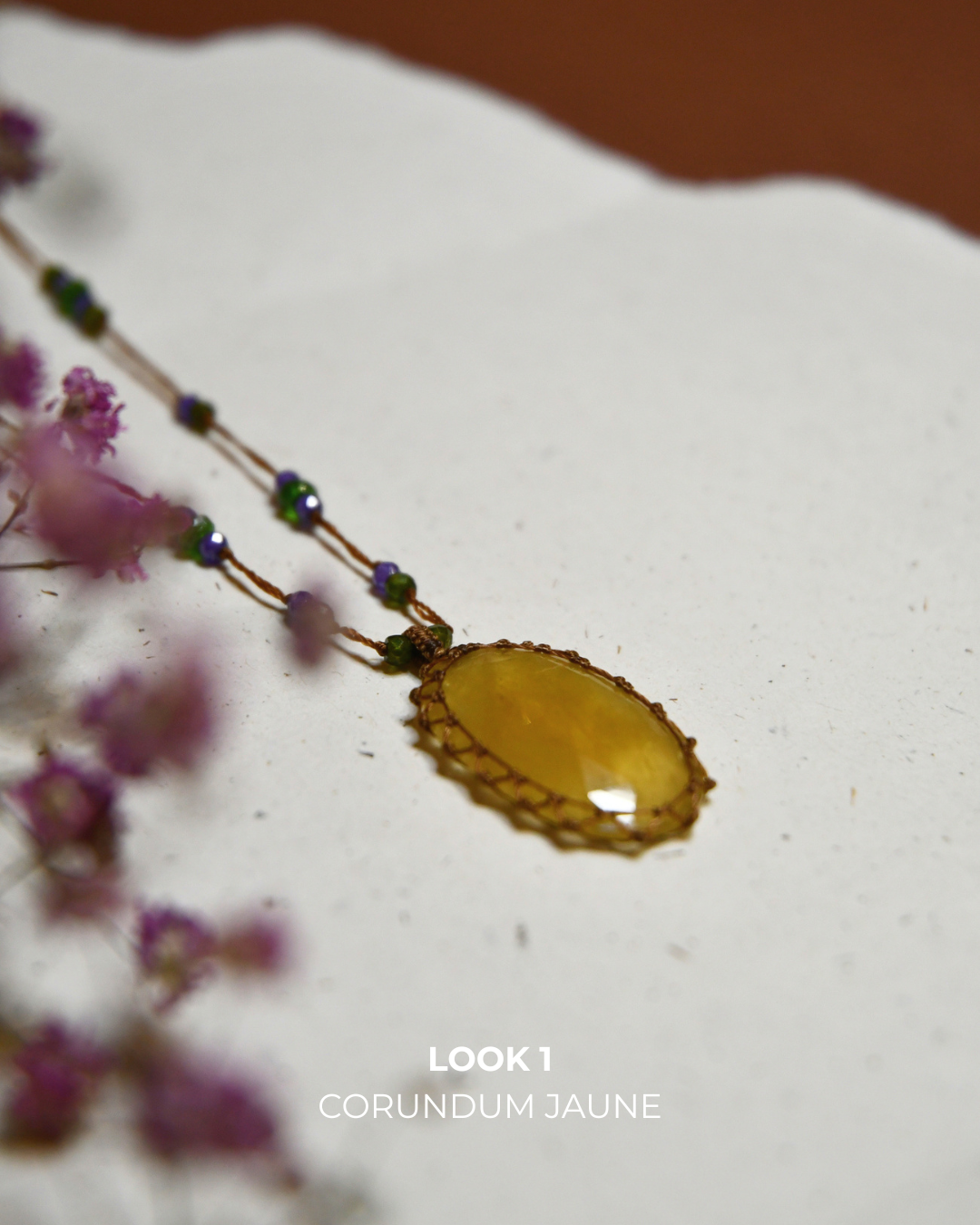 Collier Court Tibétain - Corundum Jaune – Mix Tsavorit Purple – Fil Tabac