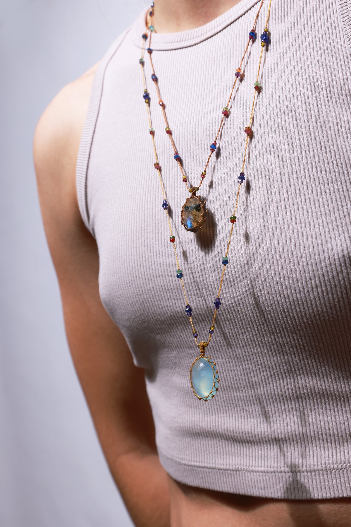 Tibetan Short Necklace - Green Fire Labradorite - Mix Sapphire - Beige Thread