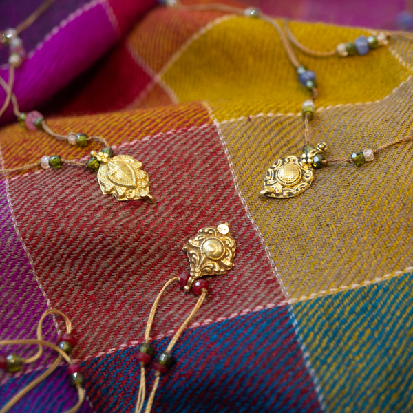 Collier Goldie - Saphir - Mix Saphir - Fil Beige