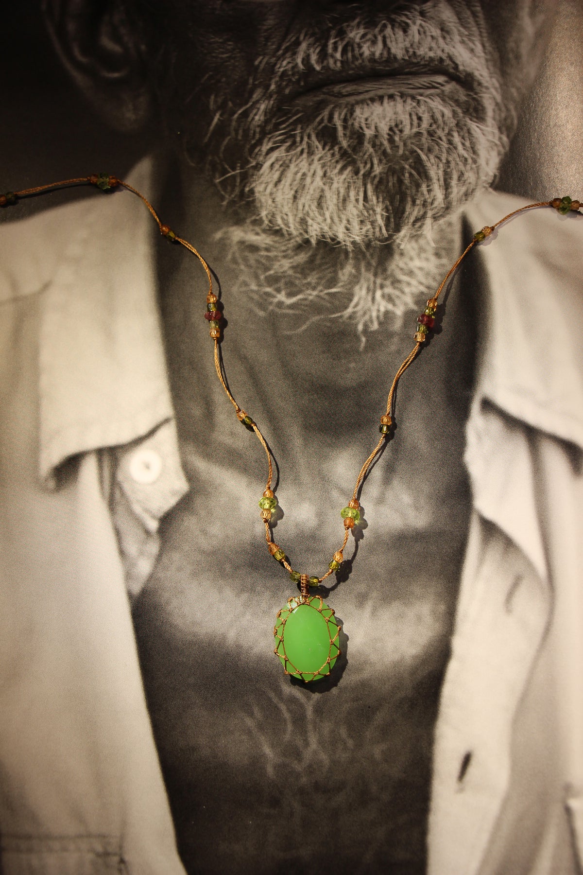 Tibetan Short Necklace - Chrysoprase - Emerald Mix - Beige Thread