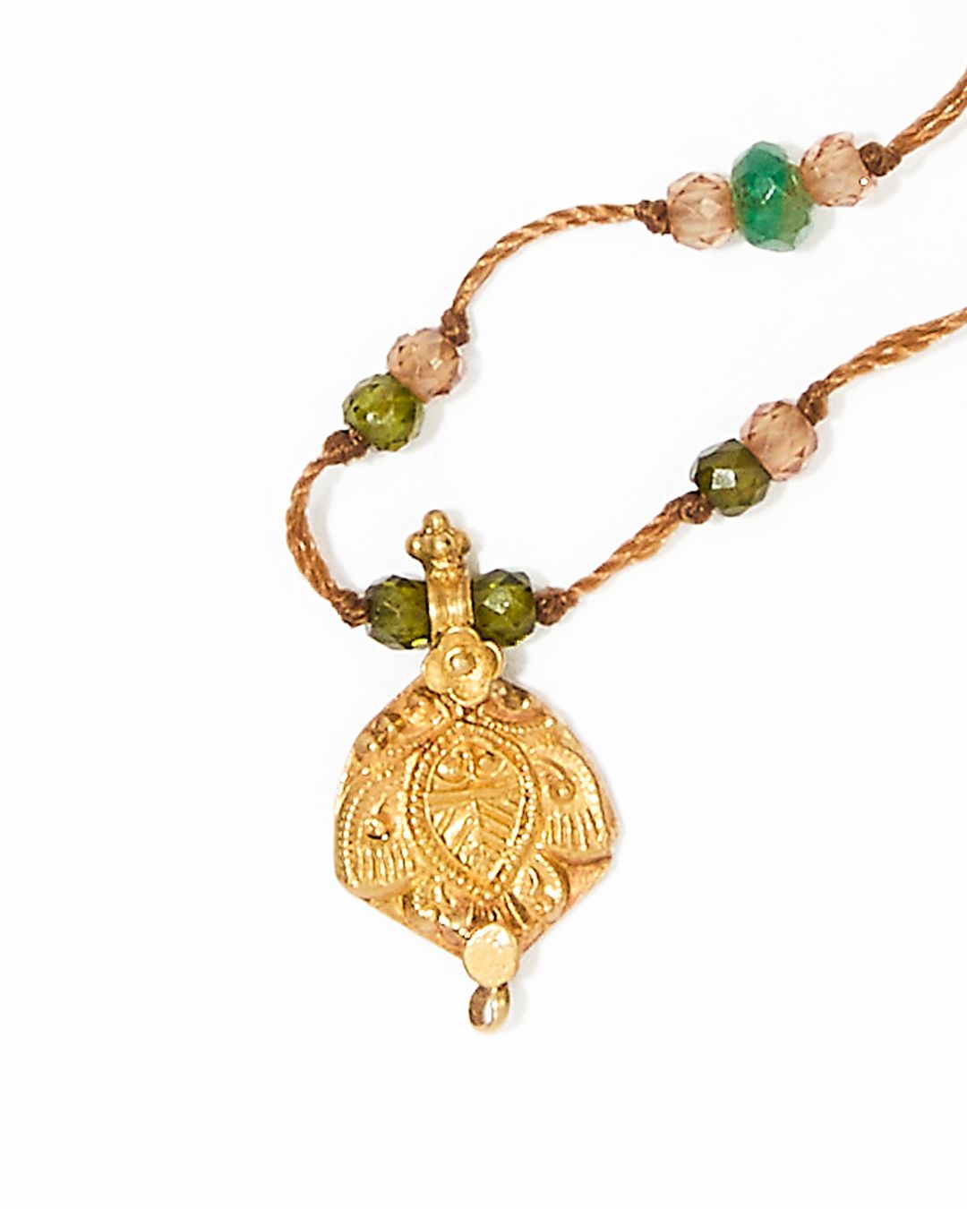 Collier Goldie - Tsavorite Mix - Tobacco Thread Necklace