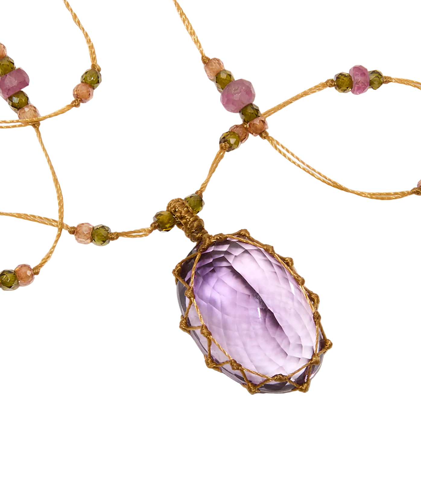 Collier Court Tibétain Sharing Améthyste Violette, porté au cou