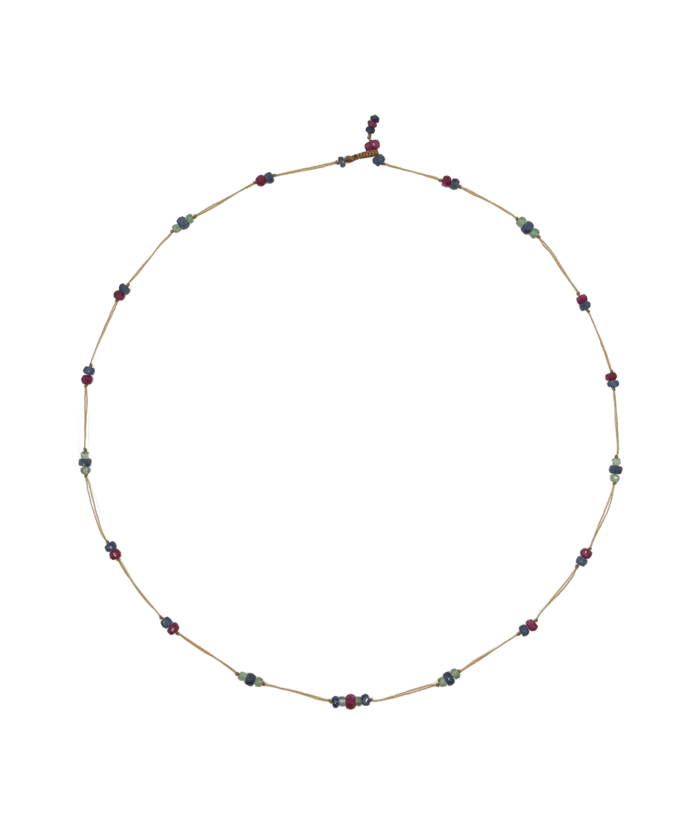 Collier Chocker Woopy Précieux Rubis, Émeraude & Saphir - Fil Beige wird zu Halsband Chocker Woopy Edelstein Rubin, Smaragd & Saphir - Beige Faden