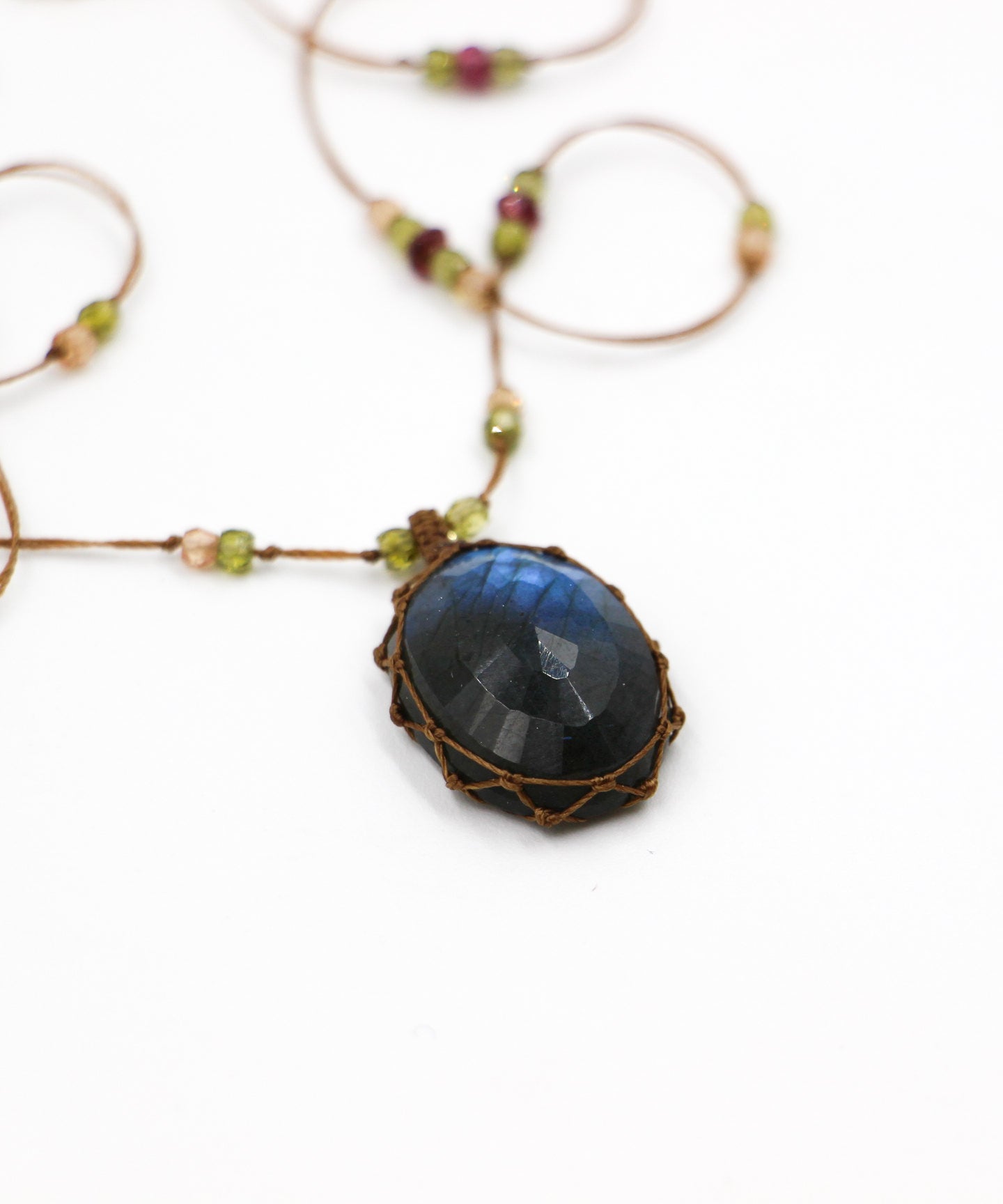 Tibetan Short Necklace - Blue Fire Labradorite - Mix Pink Tourmaline - Beige Thread