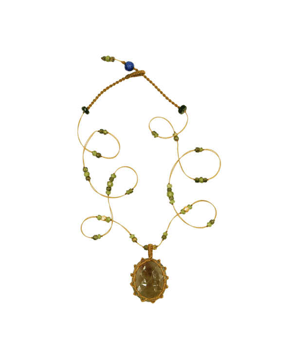 So Precious Collier Court Tibétain Corundum Brun - Mix Péridot - Fil Beige