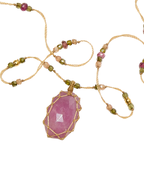 So Precious Collier Court Tibétain - Corundum Rose - Mix Tourmaline - Fil Beige