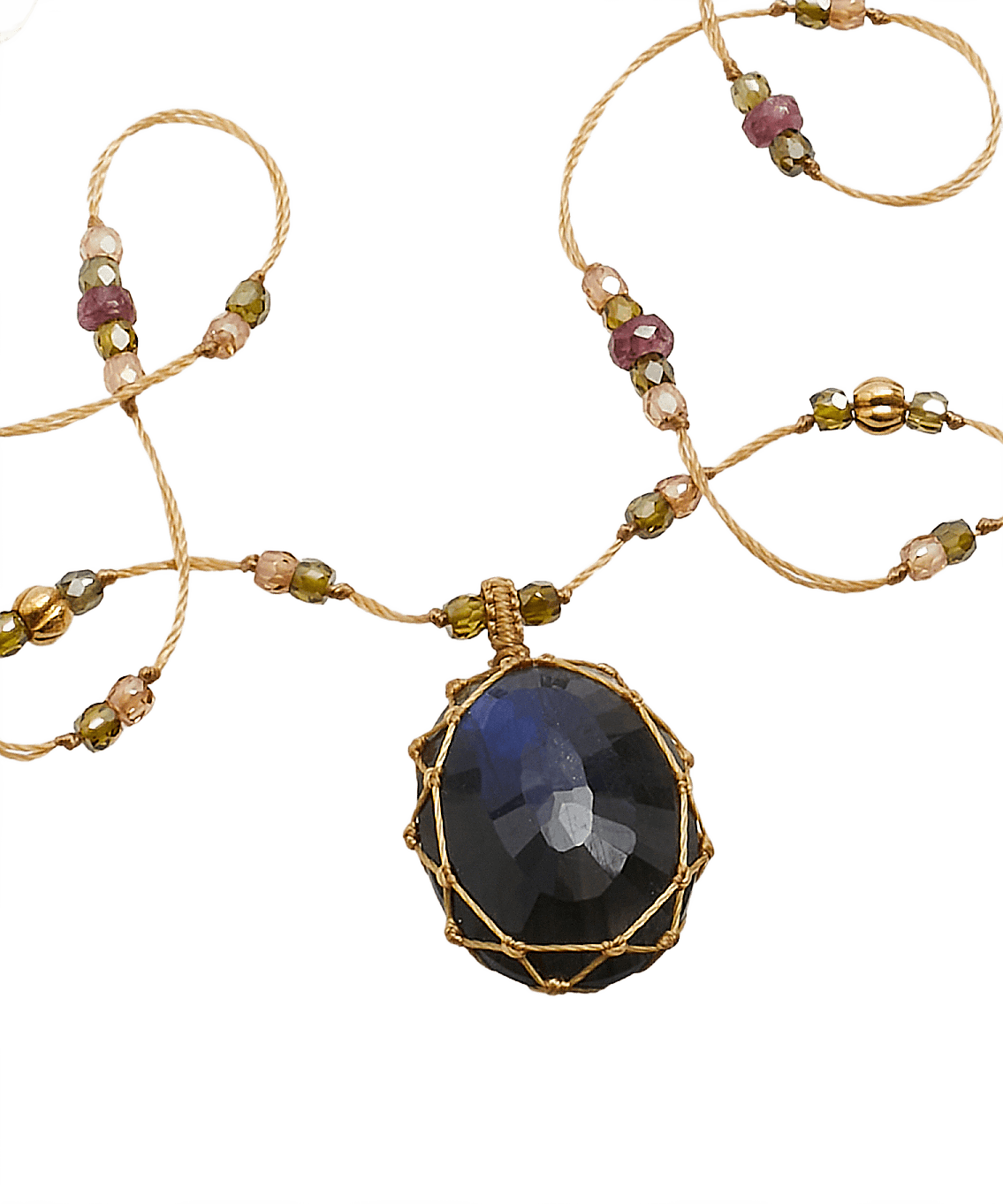 Collier Court Tibétain Sharing Labradorite, porté au cou
