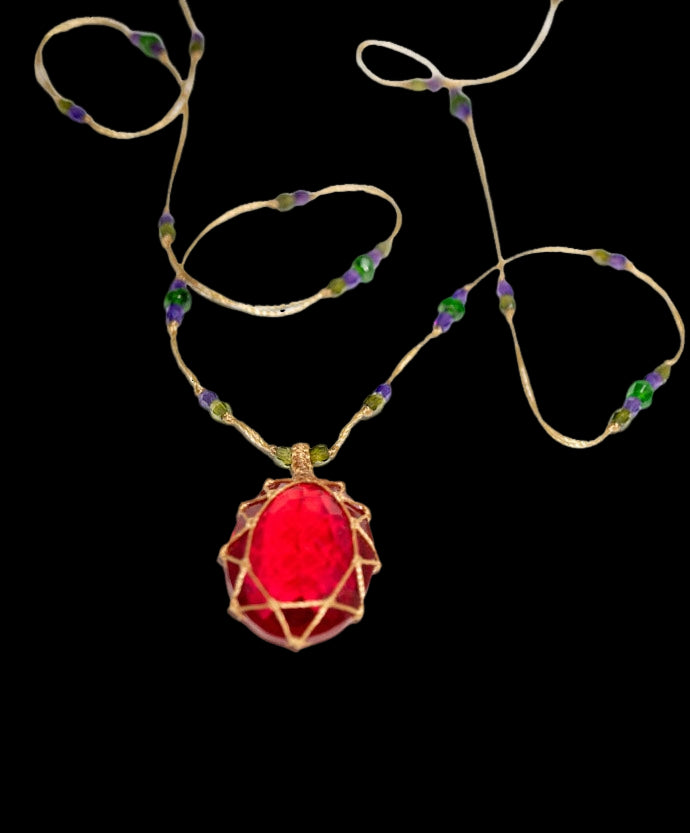 Tibetan Short Necklace - Red Indian Glass - Mix Tsavorite - Beige Thread