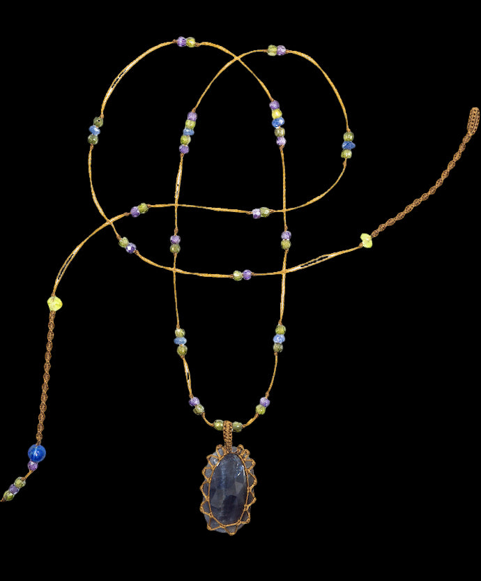Short Tibetan Necklace - Blue Corundum - Mix Sapphire - Tobacco Thread